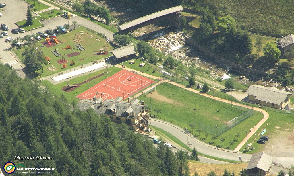 26 Zoom sulla partenza. Il parco giochi di Valleve..JPG